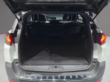 2022 Peugeot 5008 с пробегом 32 728 км