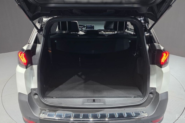 2022 Peugeot 5008 с пробегом 32 728 км