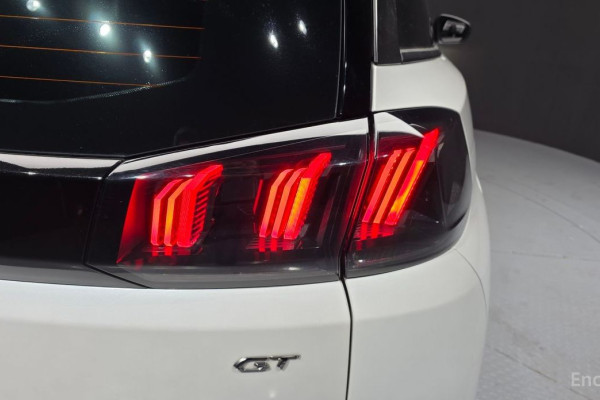 2022 Peugeot 5008 с пробегом 32 728 км