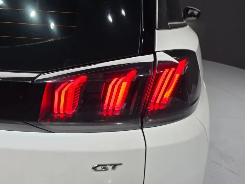2022 Peugeot 5008 с пробегом 32 728 км