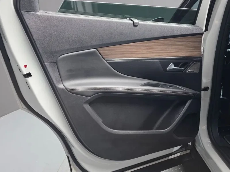 2022 Peugeot 5008 с пробегом 32 728 км