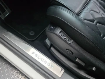 2022 Peugeot 5008 с пробегом 32 728 км