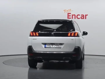 2022 Peugeot 5008 с пробегом 111 776 км