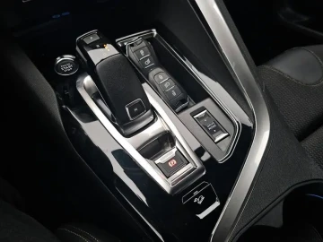2022 Peugeot 5008 с пробегом 111 776 км