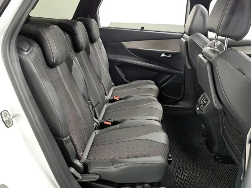 2022 Peugeot 5008 с пробегом 111 776 км