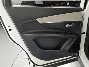 2022 Peugeot 5008 с пробегом 111 776 км