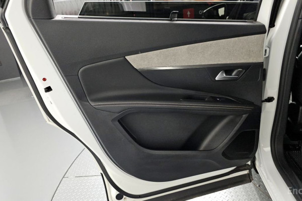 2022 Peugeot 5008 с пробегом 111 776 км