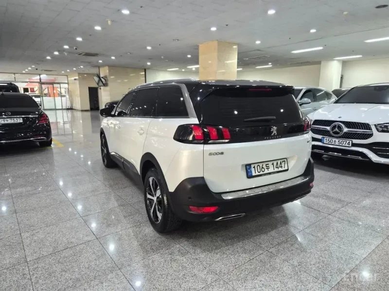 2021 Peugeot 5008 с пробегом 30 196 км