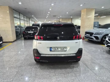 2021 Peugeot 5008 с пробегом 30 196 км