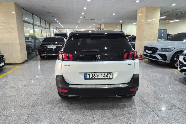 2021 Peugeot 5008 с пробегом 30 196 км