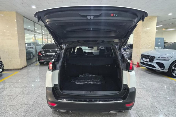 2021 Peugeot 5008 с пробегом 30 196 км