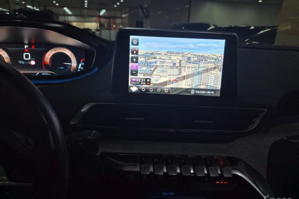 2021 Peugeot 5008 с пробегом 30 196 км