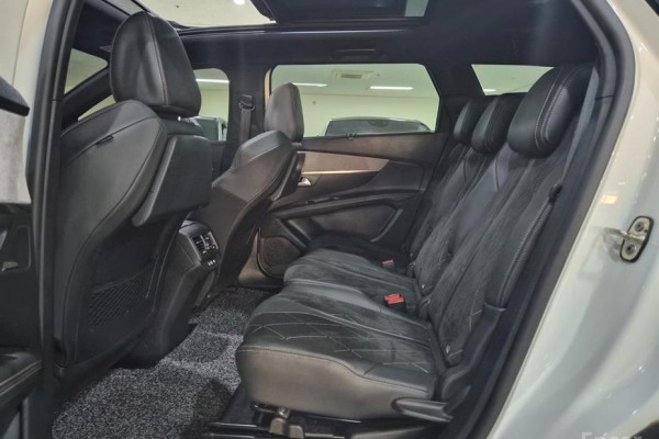 2021 Peugeot 5008 с пробегом 30 196 км