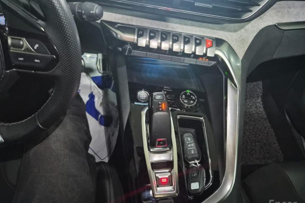 2021 Peugeot 5008 с пробегом 30 196 км