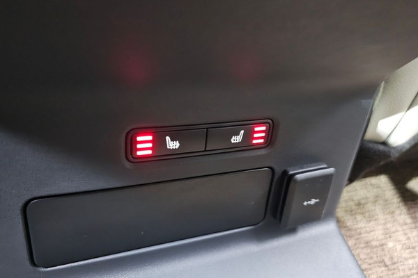 2023 Land Rover Range Rover Velar с пробегом 66 900 км