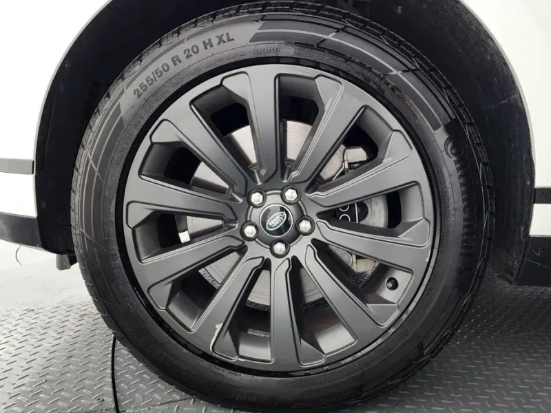 2022 Land Rover Range Rover Velar с пробегом 27 858 км