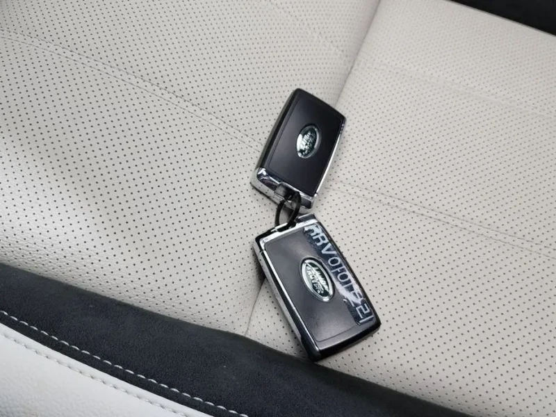 2022 Land Rover Range Rover Velar с пробегом 27 858 км