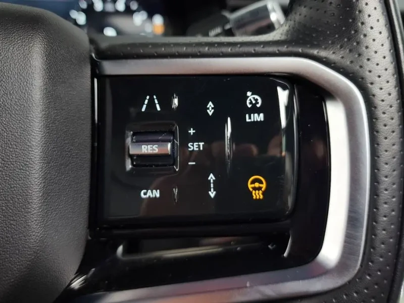2022 Land Rover Range Rover Velar с пробегом 27 858 км