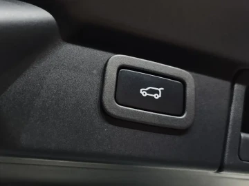 2022 Land Rover Range Rover Velar с пробегом 27 858 км