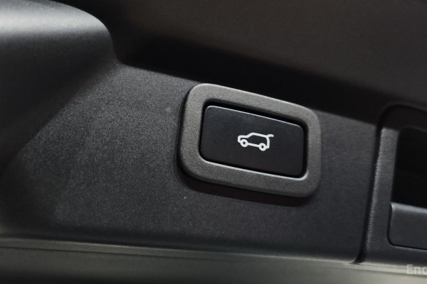 2022 Land Rover Range Rover Velar с пробегом 27 858 км