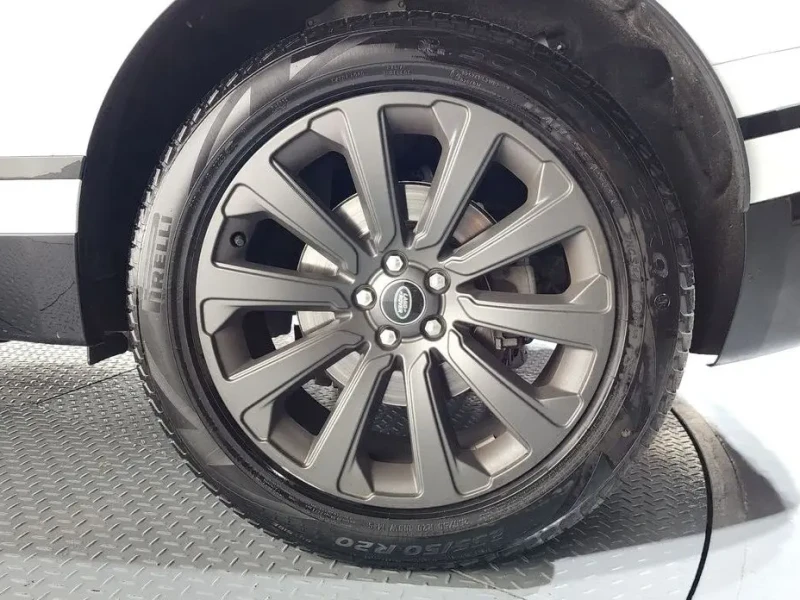 2022 Land Rover Range Rover Velar с пробегом 27 858 км