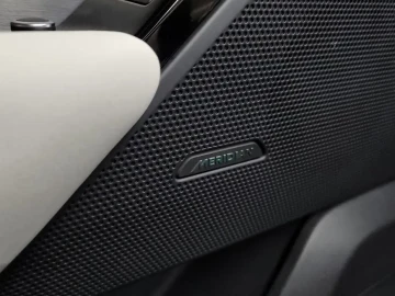 2022 Land Rover Range Rover Velar с пробегом 27 858 км