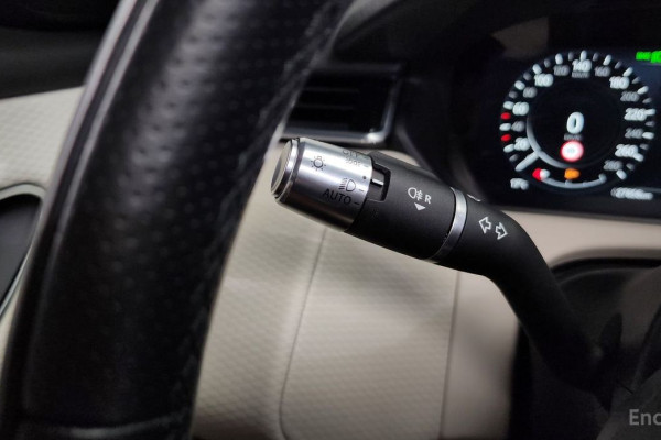 2022 Land Rover Range Rover Velar с пробегом 27 858 км