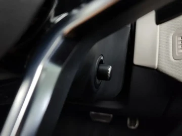 2022 Land Rover Range Rover Velar с пробегом 27 858 км