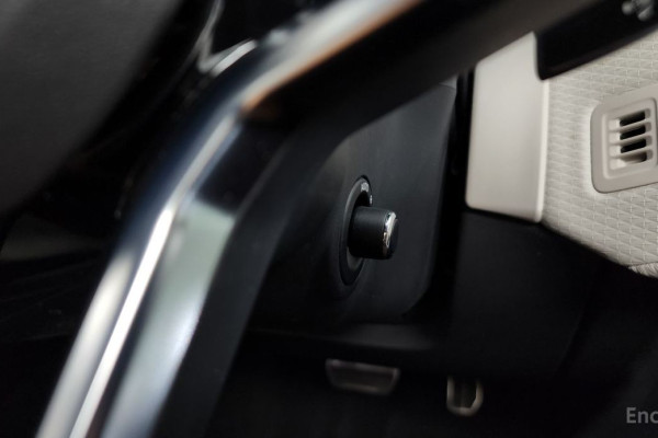 2022 Land Rover Range Rover Velar с пробегом 27 858 км