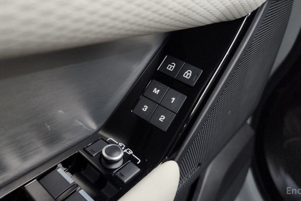 2022 Land Rover Range Rover Velar с пробегом 27 858 км