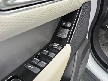 2023 Land Rover Range Rover Velar с пробегом 31 129 км