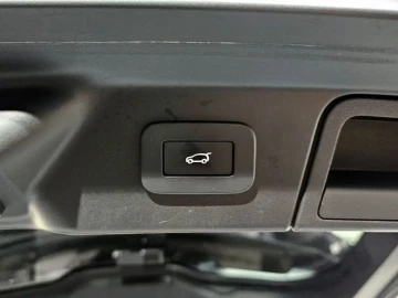 2023 Land Rover Range Rover Velar с пробегом 31 129 км
