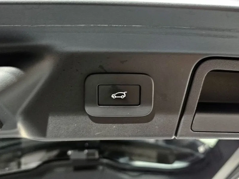 2023 Land Rover Range Rover Velar с пробегом 31 129 км