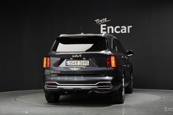 2023 Kia Sorento с пробегом 82 012 км