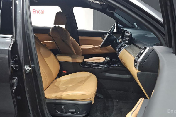 2023 Kia Sorento с пробегом 82 012 км