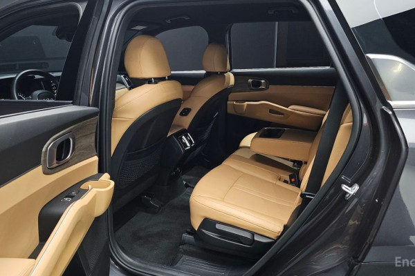 2023 Kia Sorento с пробегом 82 012 км