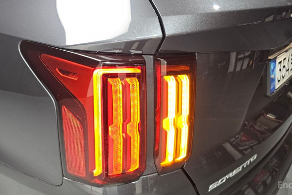 2023 Kia Sorento с пробегом 82 012 км