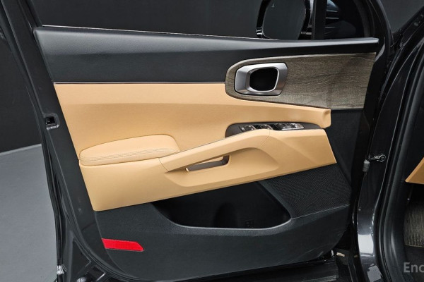 2023 Kia Sorento с пробегом 82 012 км