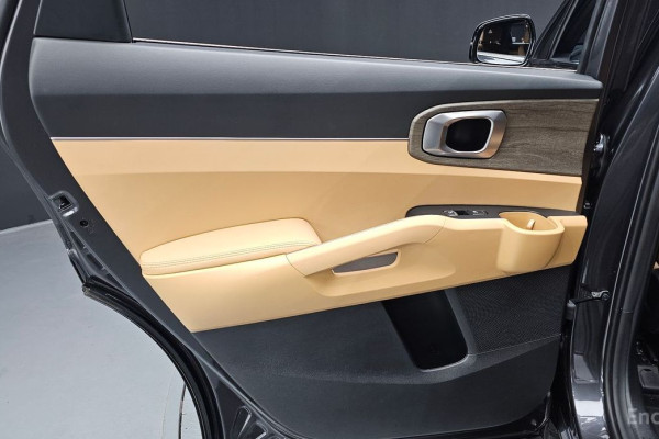 2023 Kia Sorento с пробегом 82 012 км