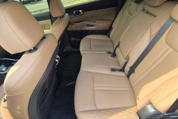 2025 Kia Sorento с пробегом 9 554 км