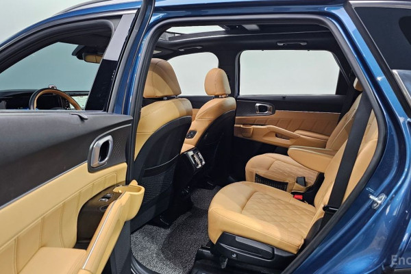 2023 Kia Sorento с пробегом 66 305 км