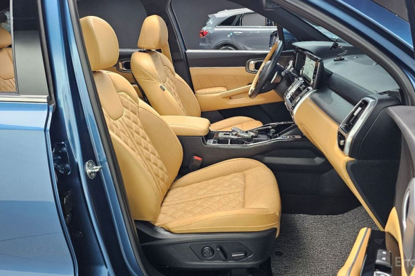 2023 Kia Sorento с пробегом 66 305 км