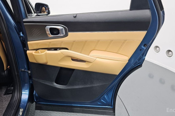 2023 Kia Sorento с пробегом 66 305 км