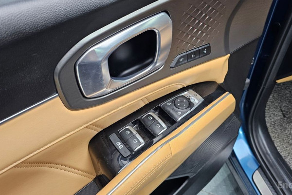 2023 Kia Sorento с пробегом 66 305 км