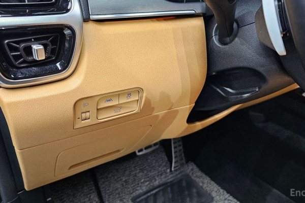 2023 Kia Sorento с пробегом 66 305 км