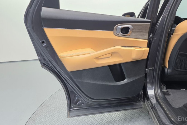 2023 Kia Sorento с пробегом 101 728 км