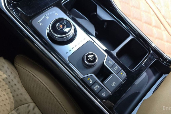 2023 Kia Sorento с пробегом 17 624 км