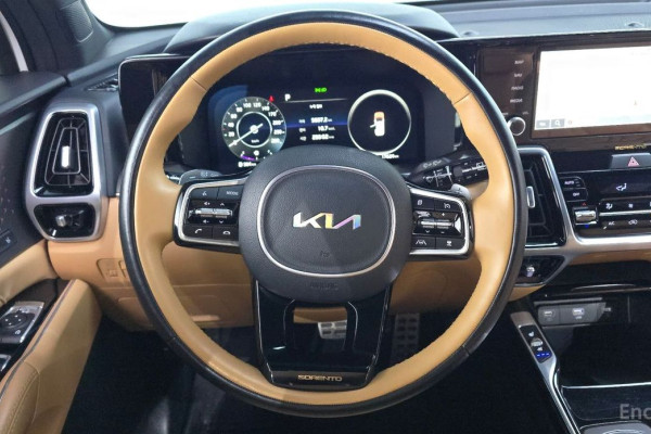 2023 Kia Sorento с пробегом 17 624 км
