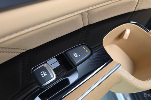 2023 Kia Sorento с пробегом 17 624 км