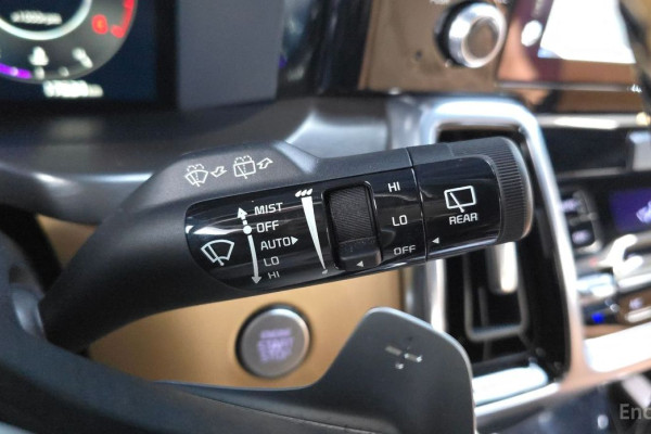 2023 Kia Sorento с пробегом 17 624 км